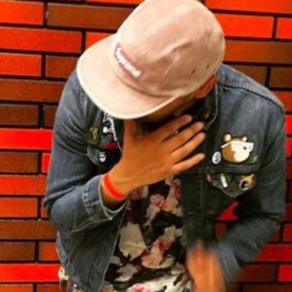 I sell street wear, make custom clothes, and resell vintage. Checkout @1994_Rx - Picture 1 of 8